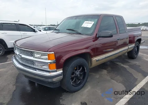 1997 Chevrolet C1500 Sportside z USA, uszkodzony, nr VIN 2GCEC19R5V1103740